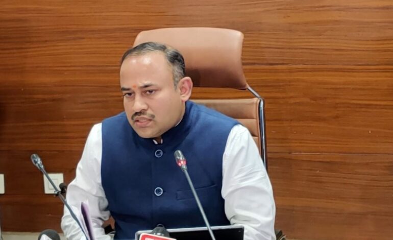 ECI Empowers Journalists: Postal Ballot Voting Allowed for Poll Coverage Duty